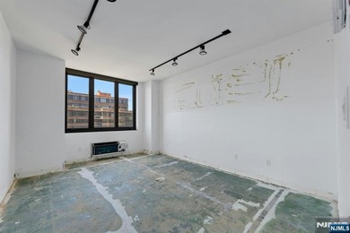 CAN BE SPLIT INTO 2 UNITS!! Perched on the 16th floor of the - photo 37