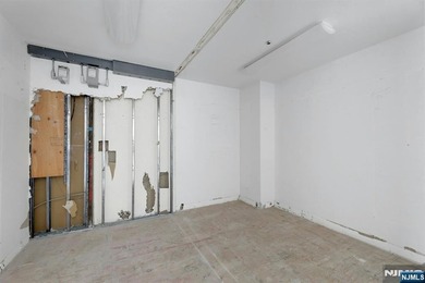 CAN BE SPLIT INTO 2 UNITS!! Perched on the 16th floor of the - photo 41