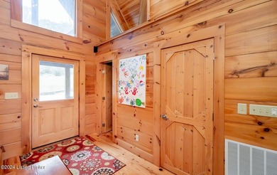 LAKEFRONT/WATERFRONT! GREAT DOCK!! This stunning Greensward log - photo 4