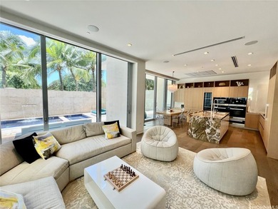 A private 4 bedroom, two-level home with its own 2,799 sf - photo 2