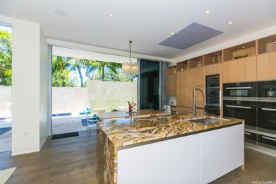 A private 4 bedroom, two-level home with its own 2,799 sf - photo 3