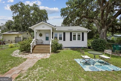 Charming cottage in downtown St. Marys featuring character - photo 4