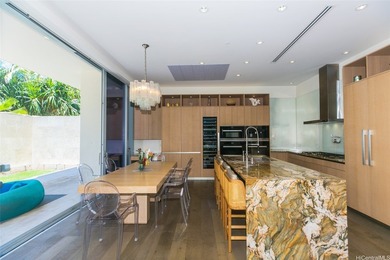 A private 4 bedroom, two-level home with its own 2,799 sf - photo 4