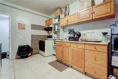 **Group showings only Saturday 7/25 11 AM to 12:30 PM, Monday - photo 17