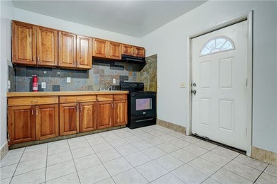 **Group showings only Saturday 7/25 11 AM to 12:30 PM, Monday - photo 20