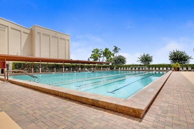 Immaculate 2-bed, 2-bath third-floor condo offering stunning - photo 26