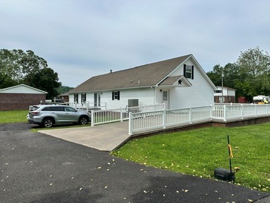 Spacious, Accessible One-Level Living with Extensive Upgrades! - photo 4