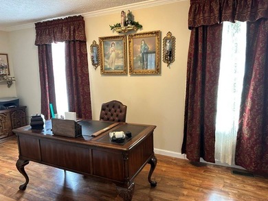 Spacious, Accessible One-Level Living with Extensive Upgrades! - photo 10