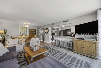One of the finest 3 BR, 2 BA villas in Seascape, featuring an - photo 7