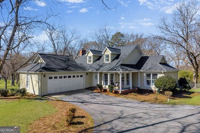 Lake Hartwell Home For Sale in Hartwell Georgia