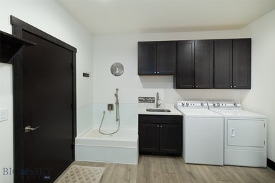 Some homes ask you choose between luxury and location. This home - photo 37