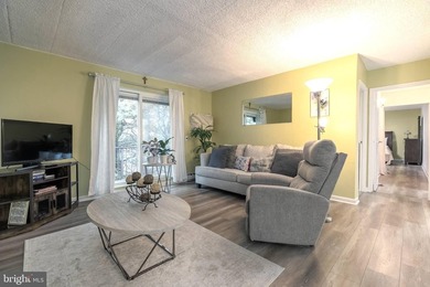 Welcome to carefree living in the highly desirable Haverford - photo 2