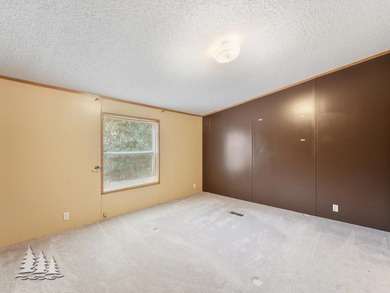 Welcome to your family's next chapter in the desirable Moon Lake - photo 11