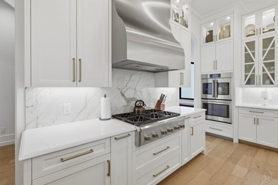 There are luxury homes... and then there are homes that define a - photo 15