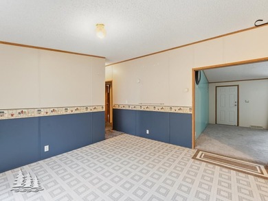 Welcome to your family's next chapter in the desirable Moon Lake - photo 17
