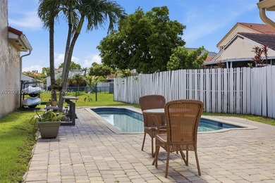 Stunning 4-bedroom, 3-bath pool home on a cul de sac with - photo 19