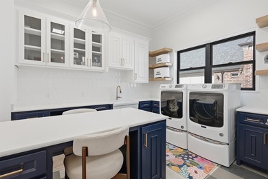 There are luxury homes... and then there are homes that define a - photo 20