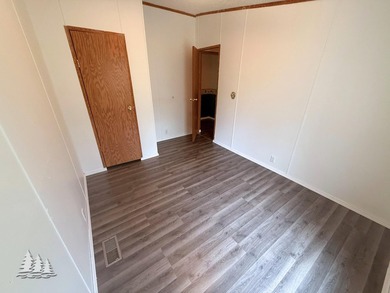 Welcome to your family's next chapter in the desirable Moon Lake - photo 21