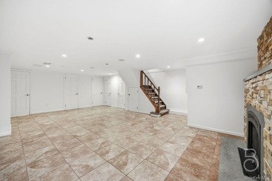 Don t miss this charming brick one-family home in the Ditmars - photo 23