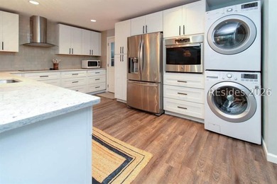 Beautifully updated and thoughtfully furnished, 644 Queens Grant - photo 4
