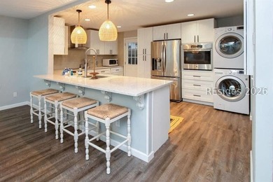Beautifully updated and thoughtfully furnished, 644 Queens Grant - photo 5