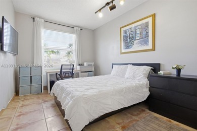 Stunning 4-bedroom, 3-bath pool home on a cul de sac with - photo 26