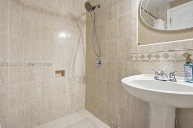 Stunning 4-bedroom, 3-bath pool home on a cul de sac with - photo 29
