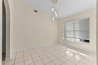 Welcome to a beautifully maintained 3 bedrooms and 2 bathrooms - photo 12