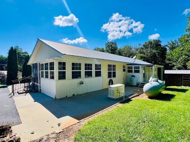 Lake Area 3 Bedroom, 3 Bath House with LARGE Basement Garage - photo 16