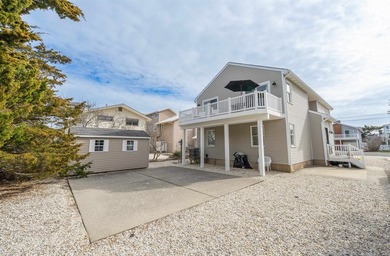 Perfectly positioned on one of Avalon's quietest blocks, welcome - photo 23