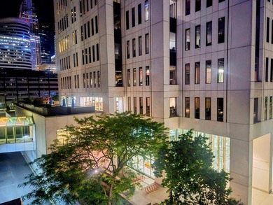 Rarely available THREE BEDROOM corner condo on the SKYWAY with a - photo 5