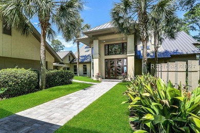 Truly an iconic landmark residence along the shores of the Port - photo 1