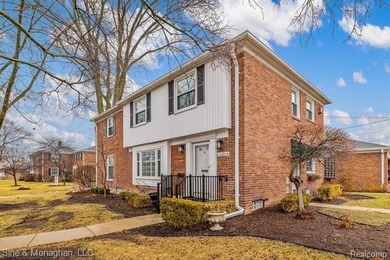 Lake Saint Clair Condo For Sale in Grosse Pointe Michigan