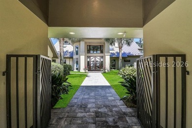 Truly an iconic landmark residence along the shores of the Port - photo 9