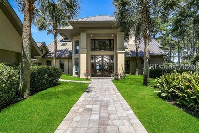 Truly an iconic landmark residence along the shores of the Port - photo 10