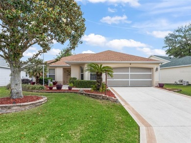 TURNKEY AND WELCOMING, THIS BEAUTIFULLY MAINTAINED 3-BEDROOM - photo 2