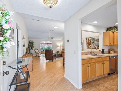 TURNKEY AND WELCOMING, THIS BEAUTIFULLY MAINTAINED 3-BEDROOM - photo 4