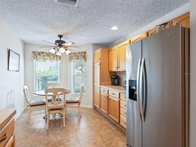 TURNKEY AND WELCOMING, THIS BEAUTIFULLY MAINTAINED 3-BEDROOM - photo 6