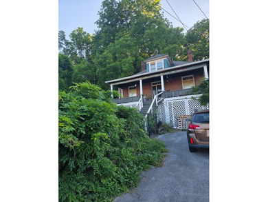 *** OWNER FINANCING IS A POSSIBILITY*** FENCED IN FRONT YARD - photo 1