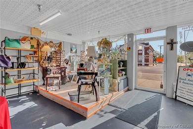 First offering on one of the very few buildings in Downtown