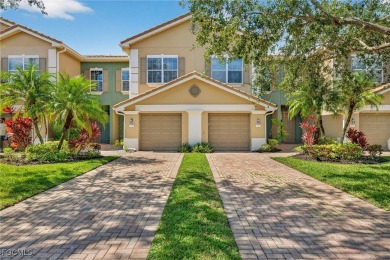 Lake Townhome/Townhouse For Sale in Fort Myers, Florida