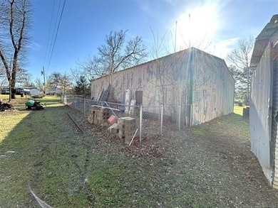 This property sells in addition to another, read full - photo 10