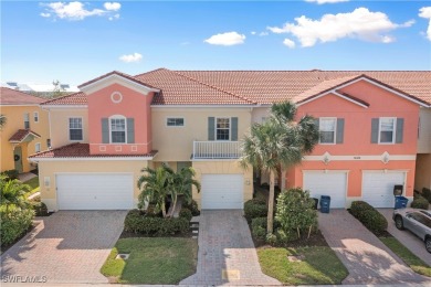 Lake Townhome/Townhouse For Sale in Fort Myers, Florida