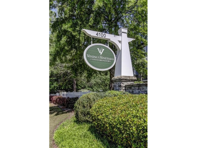 Welcome to this charming, light-filled condominium conveniently