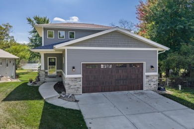 Lake Home For Sale in Lodi, Wisconsin