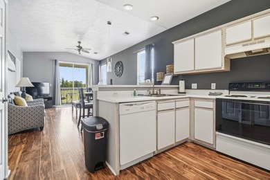 Welcome to this beautifully maintained unit in River Oaks - photo 2