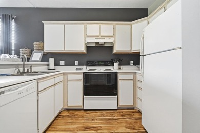 Welcome to this beautifully maintained unit in River Oaks - photo 3