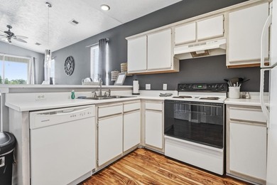 Welcome to this beautifully maintained unit in River Oaks - photo 6