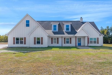 (private lake, pond, creek) Home For Sale in Terrell Texas