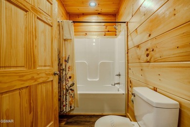 GORGEOUS TURN-KEY LUXURY CABIN first time truly on the market - photo 22